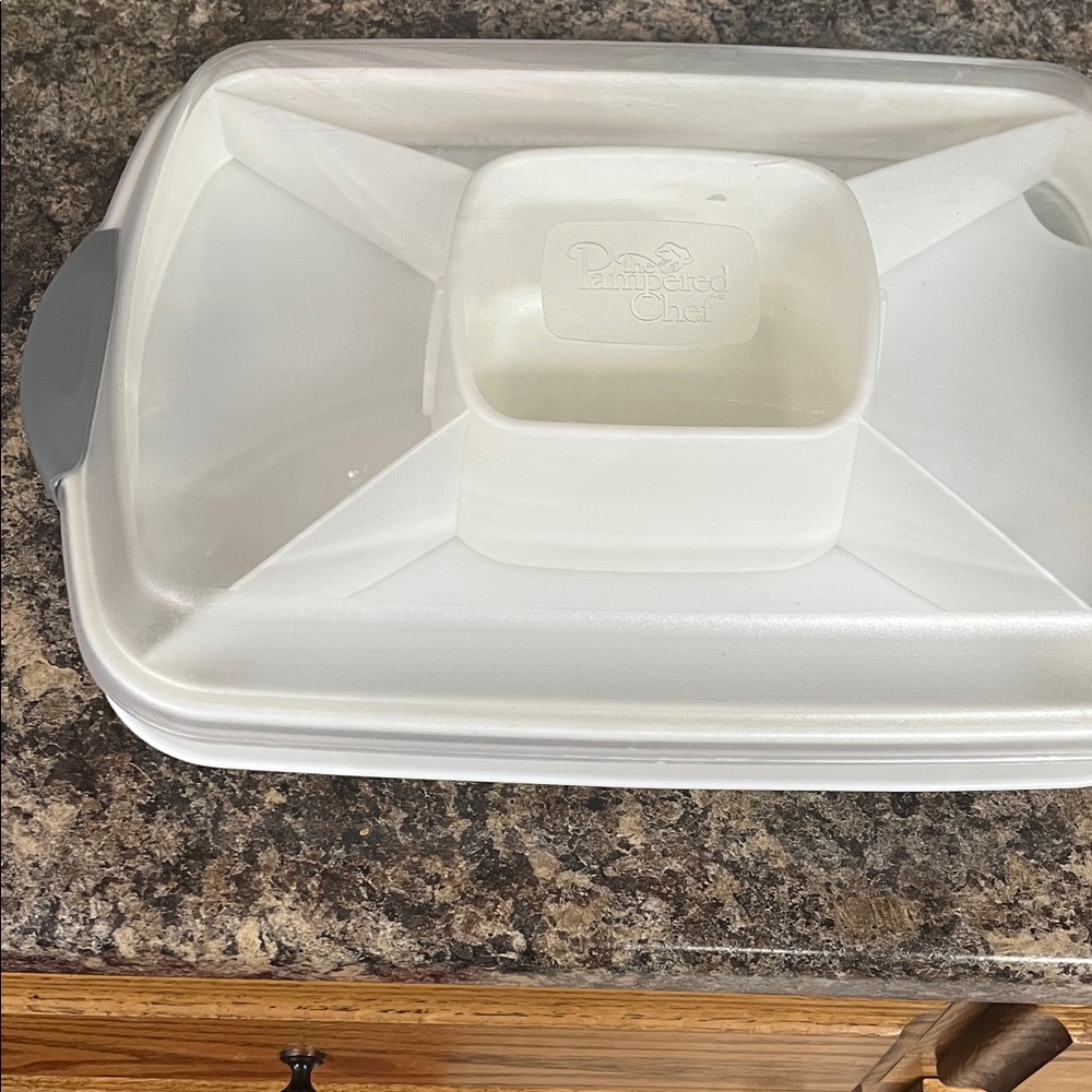 Pampered Chef White Food Steamer with Gray Handles
